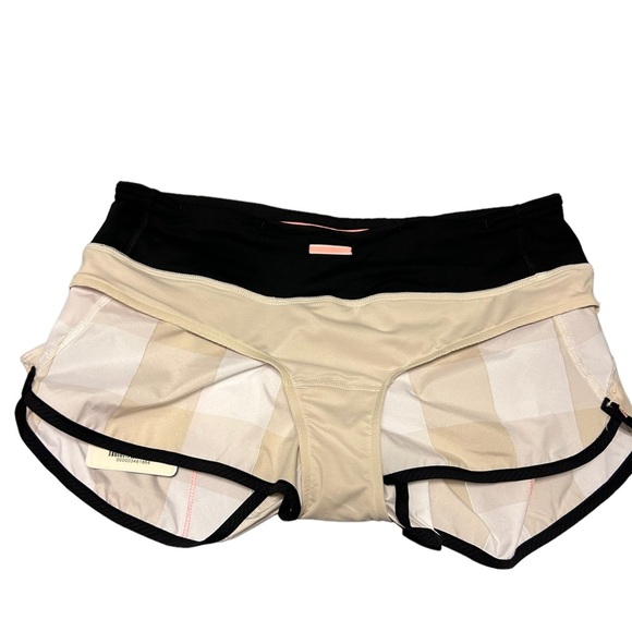 NWT Lululemon Groovy Run Shorts - Picture 8 of 11